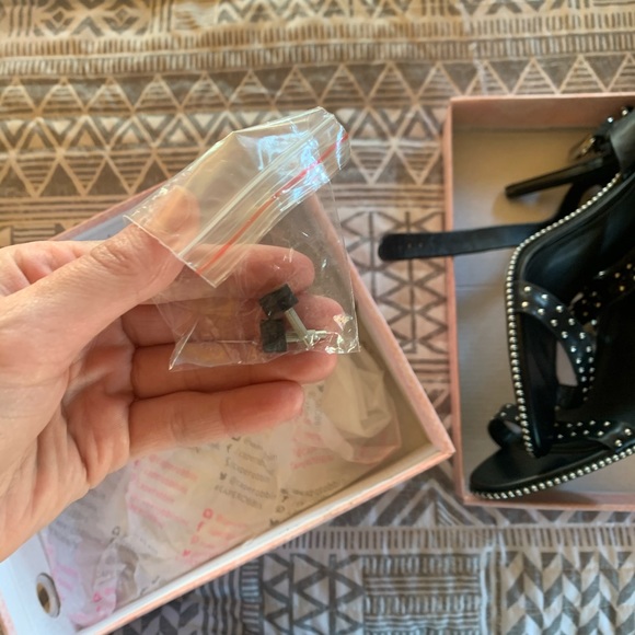 NEW black heels - Picture 5 of 6